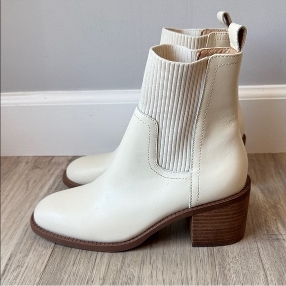 NWOB Steve Madden 9 Admire White Leather Heels Boots Booties - Picture 1 of 8